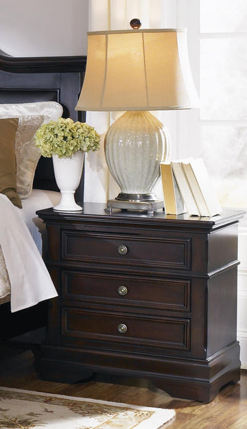 Cambridge Three-Drawer Nightstand